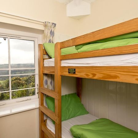 Yha Eyam Hostel Екстериор снимка