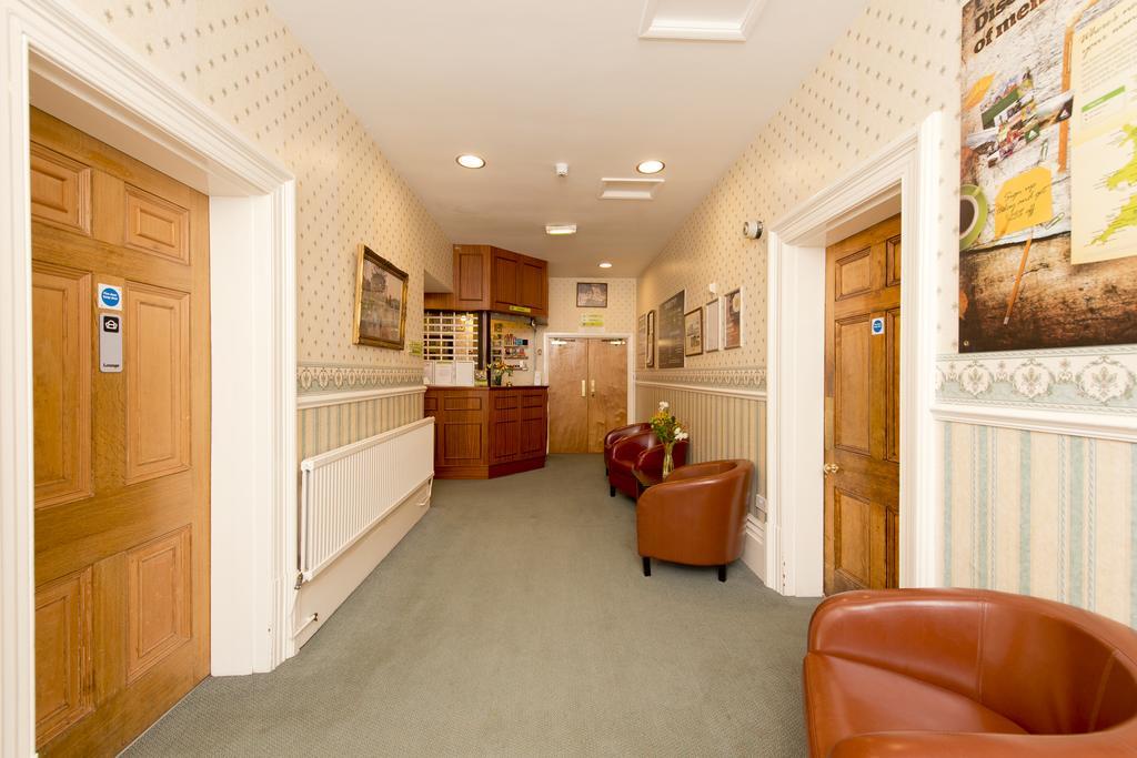Yha Eyam Hostel Екстериор снимка