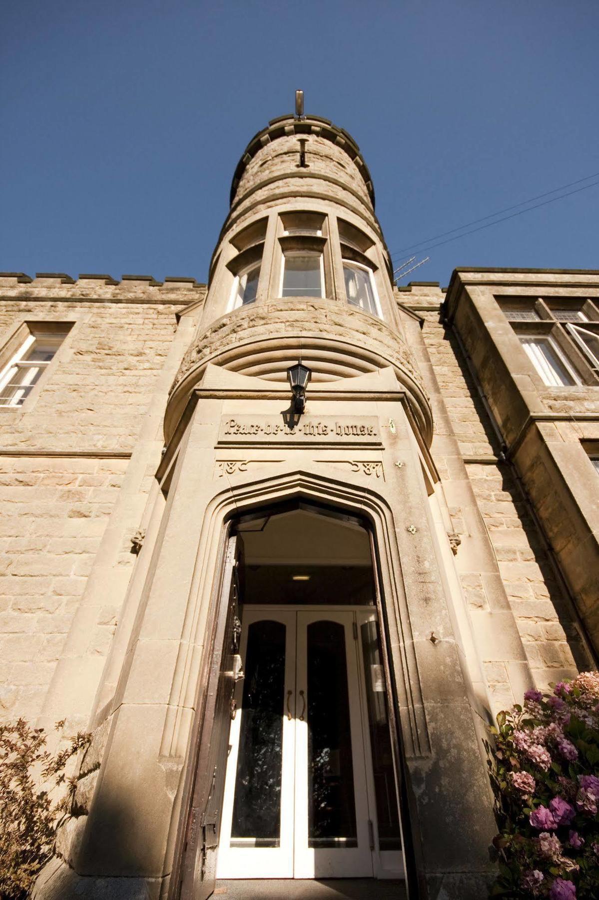 Yha Eyam Hostel Екстериор снимка