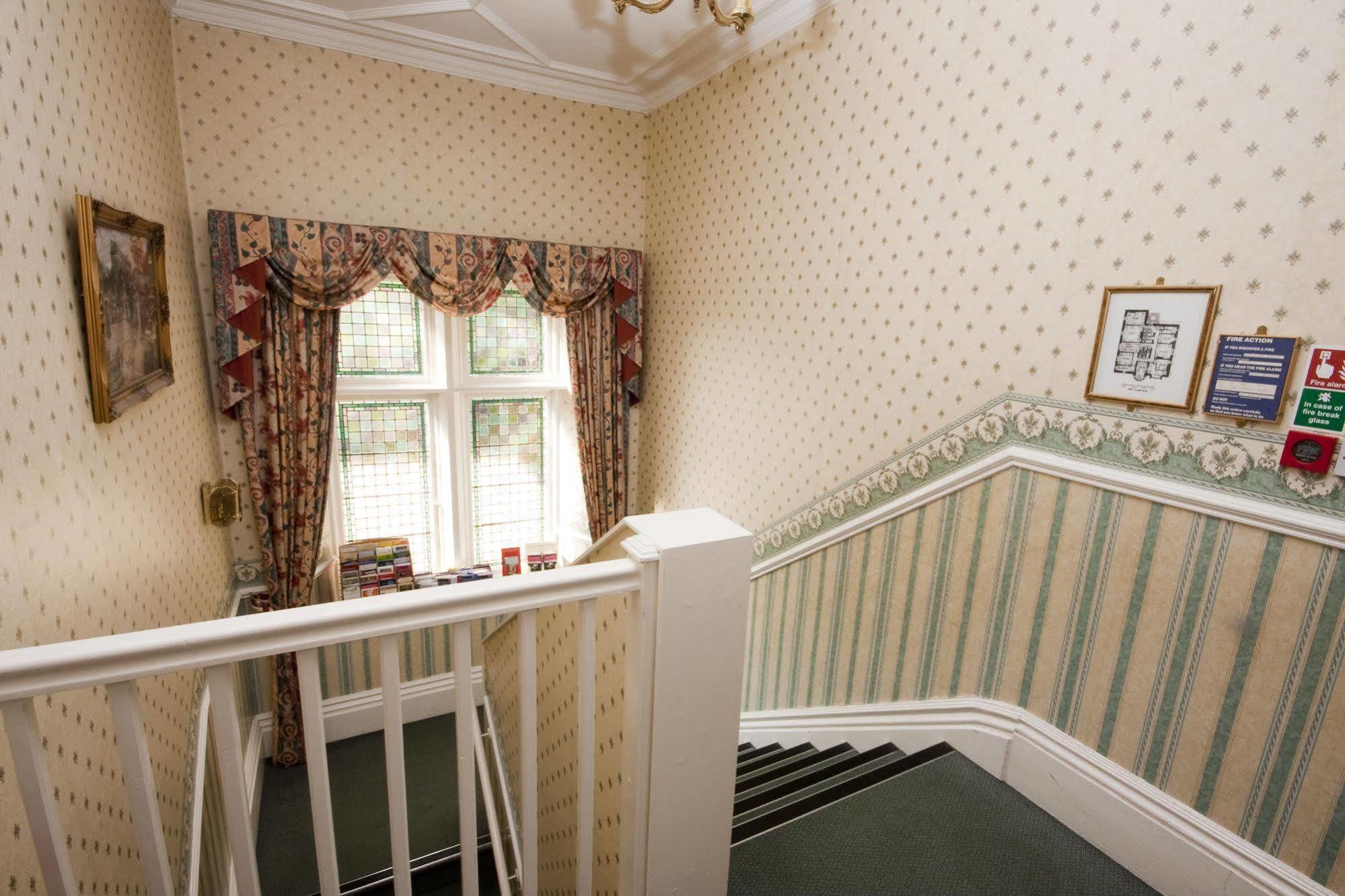 Yha Eyam Hostel Екстериор снимка